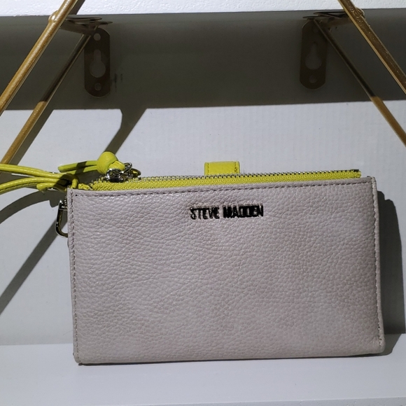 Steve Madden Handbags - Steve Madden Wallet